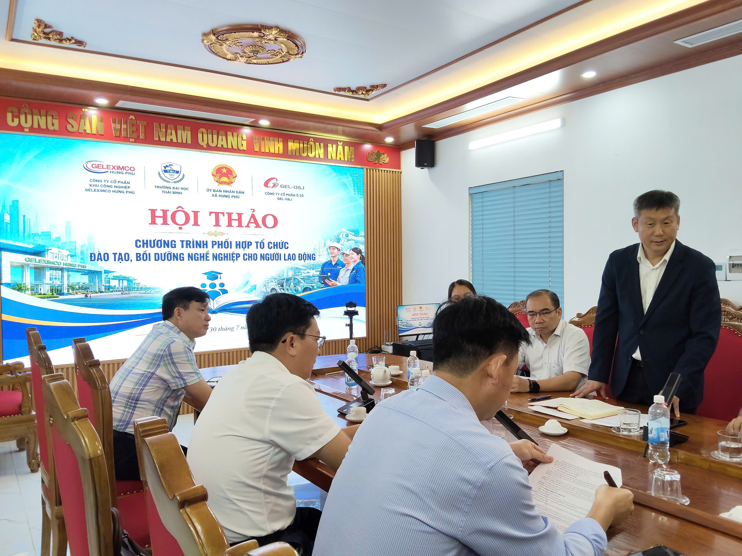 Hưng Phú tổ chức hội thảo xúc tiến tìm kiếm cơ hội việc làm và nâng cao chất lượng nguồn nhân lực