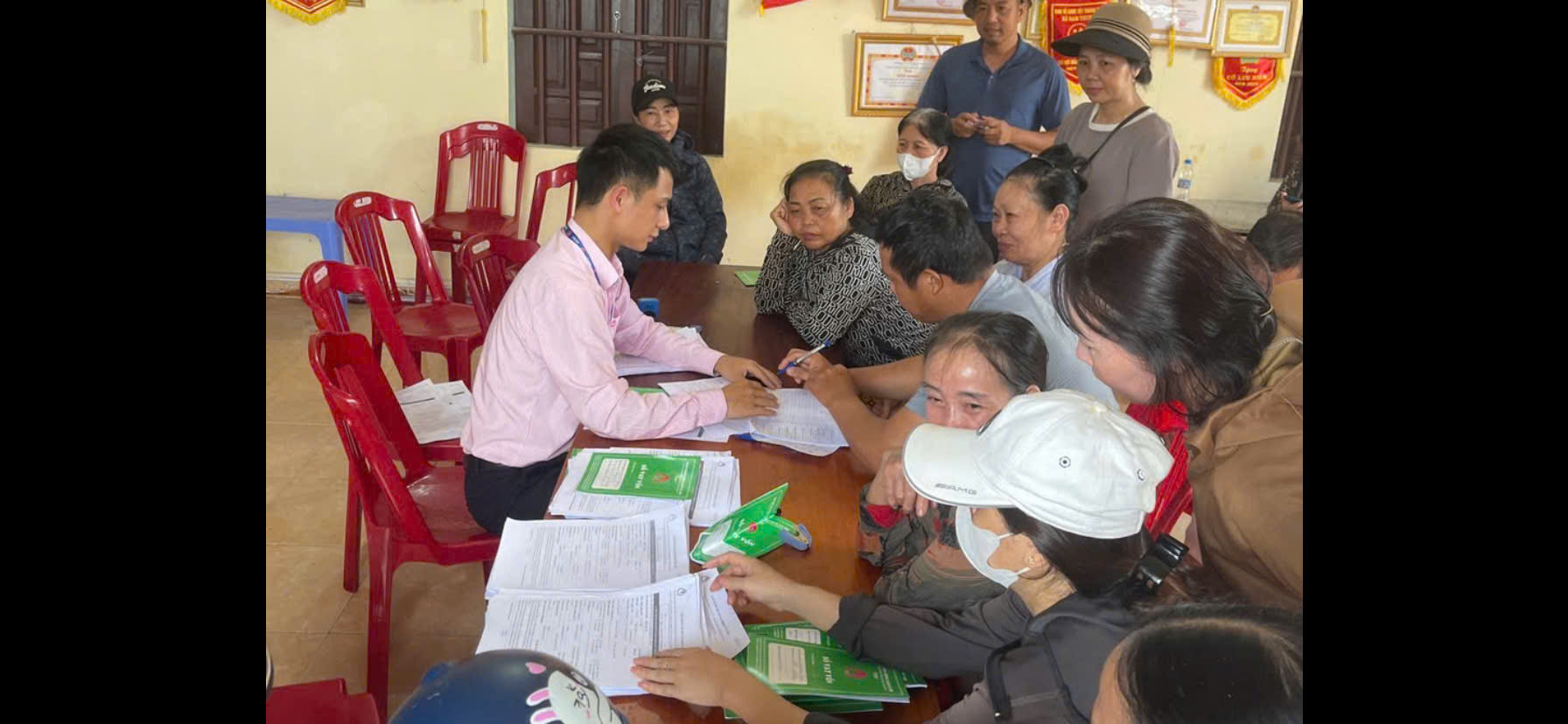 Phòng Giao dịch Ngân hàng chính sách xã hội Tiền Hải tổ chức đối chiếu dư nợ năm 2025 tại xã Hưng Phú